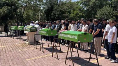 Uçuruma yuvarlanan araçta ölen 5 kişi Konya'da defnedildi