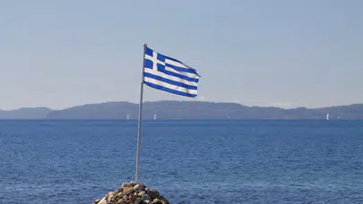 Yunanistan Girit Adası'nda ormanlık alanında yangın