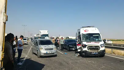 Mardin'de zincirleme kaza : Ambulans, tır ve otomobilin karıştığı kazada 3 kişi yaralandı