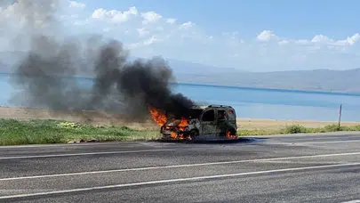 Osmaniye'de seyir halindeki otomobil alevlere teslim oldu
