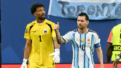 Vozinha, Messi'nin takım arkadaşı oluyor