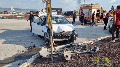 Kütahya'da trafik kazasında 2 kişi yaralandı