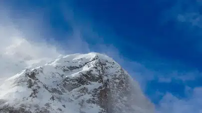 Elbruz Dağı'nda kar fırtınası faciası : Bosna Hersekli 5 dağcı hayatını kaybetti
