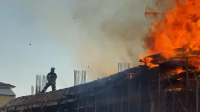 Eskişehir'de bir inşaatta çıkan yangın korkuttu