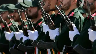 İran ordusundan ABD'ye karşılık : 85 askeri tesis hedef alındı