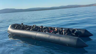 İzmir'de düzensiz göçmen operasyonu : 54 kişi yakalandı