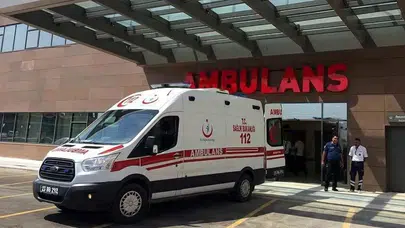 Mersin'de oğlunun kullandığı traktörden düşen kadın hayatını kaybetti