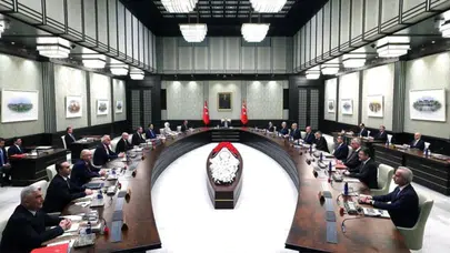 Kabine üyelerinden NATO Zirvesi'ne ilişkin paylaşımlar