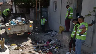 Bursa Yıldırım’da çöp ev skandalı : Daireden 5 ton atık çıkarıldı
