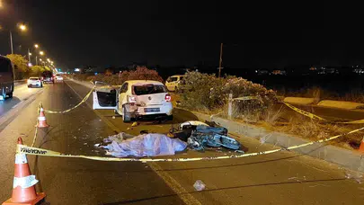Antalya'da motosiklet otomobile çarptı : 1 kişi öldü, 2 kişi yaralandı
