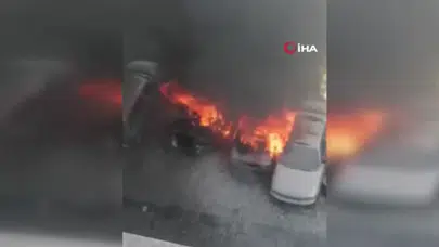 Bursa'da yangın : 3 otomobil alev alev yandı