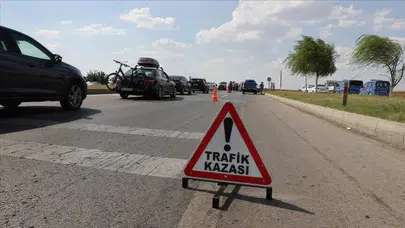İstanbul Havalimanı yolunda hafriyat kamyonu devrildi