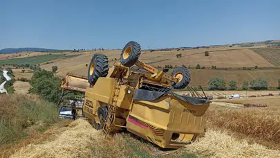 Samsun'da devrilen biçerdöverin operatörü yaralandı