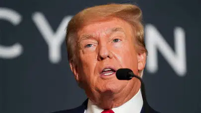 Trump'tan şaşırtan iddia : "Japonya İslam Cumhuriyeti uçak gemimize saldırdı"