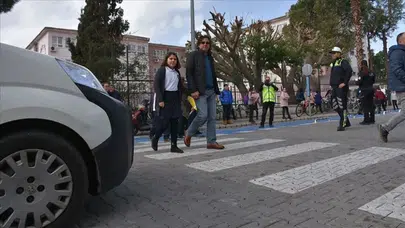 Bilecik Tepebaşı'nda korkutan olay : Yaşlı kadın refüjde ölümle dans etti