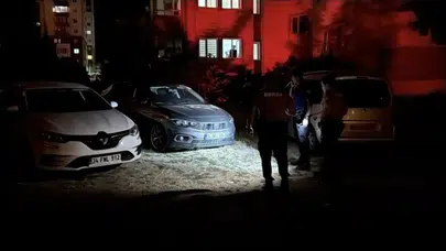 Eskişehir'de otomobille kaçan şüphelilerin çarptığı bekçi yaralandı