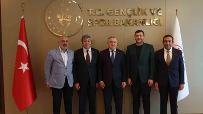 Kayserispor heyeti, Osman Aşkın Bak'ı ziyaret etti