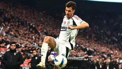Beşiktaş'ta üç ayrılık birden açıklandı