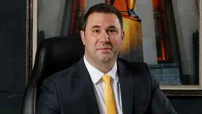 Fenerbahçe Başkan Vekili Barış Göktürk, Metin Öztürk'ün elini sıkmadı