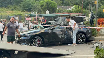 Beykoz'da iki otomobil kafa kafaya çarpıştı : Kazada 7 kişi yaralandı