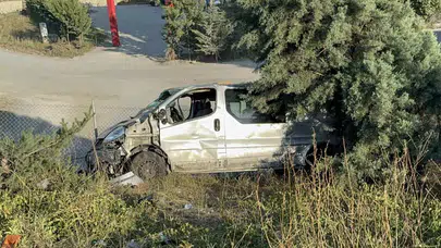 Adıyaman'da tur minibüsü şarampole devrildi : 13 kişi yaralandı