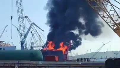 İzmir Aliağa'da yakıt tankerinde yangın