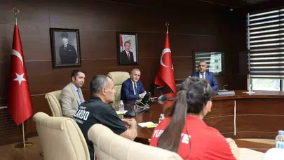 Elazığ Valisi Numan Hatipoğlu, Türkiye şampiyonlarını tebrik etti