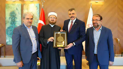 Bakan Çiftçi, Dünya Müslüman Alimler Birliği Başkanı Karadaği ile bir araya geldi