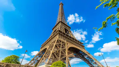 Paris'te aşırı sıcak alarmı : Eyfel Kulesi kapılarını erken kapatacak