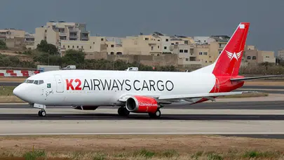 Pakistan'a ait bir kargo uçağı radardan kayboldu