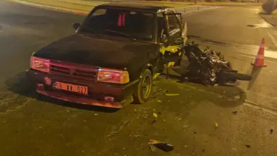 Antalya Manavgat'ta motosiklet ile otomobil çarpıştı : 2 yaralı