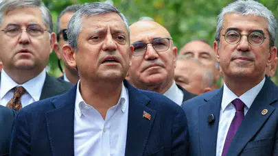 Denizli Büyükşehir Belediye Başkanı Bülent Nuri Çavuşoğlu Yeni Parti'ye geçti