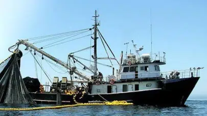 İzmir'de yasa dışı trol avcılığa baskın