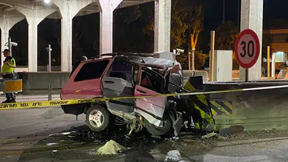 Adana'da otoyol gişesinde feci kaza : Bariyerlere çarpan sürücü öldü