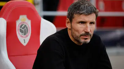 Belçika'nın yeni teknik direktörü Mark van Bommel oldu