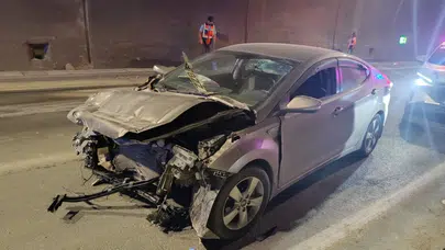 Malatya Erkenek Tüneli'nde kaza : Otomobil kamyona çarptı