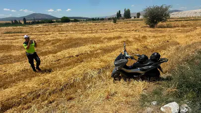 Afyonkarahisar'da motosiklet araziye devrildi : 2 yaralı