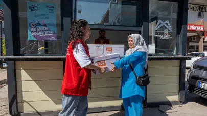 Mersin'de hamile kadınlara ücretsiz süt desteği sürüyor