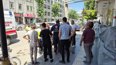 Adıyaman'da panelvan ile motosiklet çarpıştı : Anne ve 2 çocuğu yaralandı