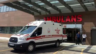 İzmir’de denizde sürüklenen 5 kişi kurtarıldı : İçlerinde 6 aylık bebek de vardı