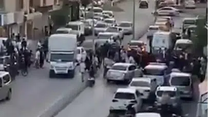 Adana'da husumetlilerine ateş açan saldırgan yoldan geçen genci katletti