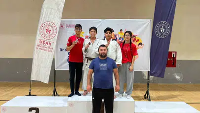 Bilecikli judocular, yarı final biletini 4 madalya ile kaptı