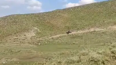 Muş'ta traktör takla attı : Baba ve oğlu yaralandı