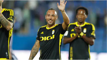 İspanyol futbolunun efsanesi Santi Cazorla, 41 yaşında futbolu bıraktı