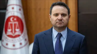 Bakan Gürlek duyurdu : 5 ayrı organize suç şebekesine yönelik operasyonlarda 161 şüpheli hakkında adli işlem yapıldı