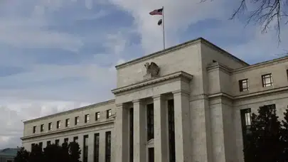 Fed faiz oranını yine sabit tuttu