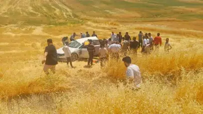 Diyarbakır Silvan'da otomobil tarlaya yuvarlandı : 5 yaralı