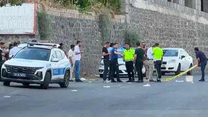 Diyarbakır'da otomobilinde silahlı saldırıya uğrayan sürücü öldü