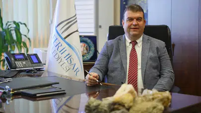 Seferihisar Belediye Başkanı İsmail Yetişkin, görevden uzaklaştırıldı