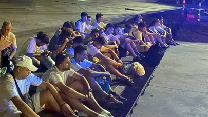 Muğla Marmaris'te 25 düzensiz göçmen ve 2 göçmen kaçakçısı yakalandı
